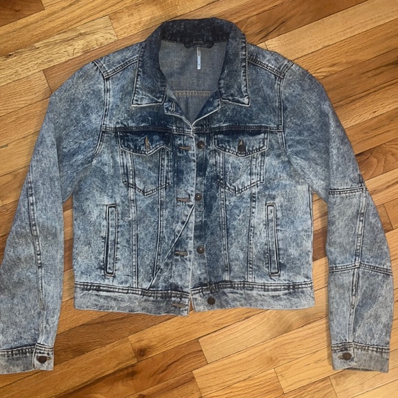 NWOT Free People Stonewashed denim jacket. Women’s Medium. PRICE FIRM - Picture 1 of 12